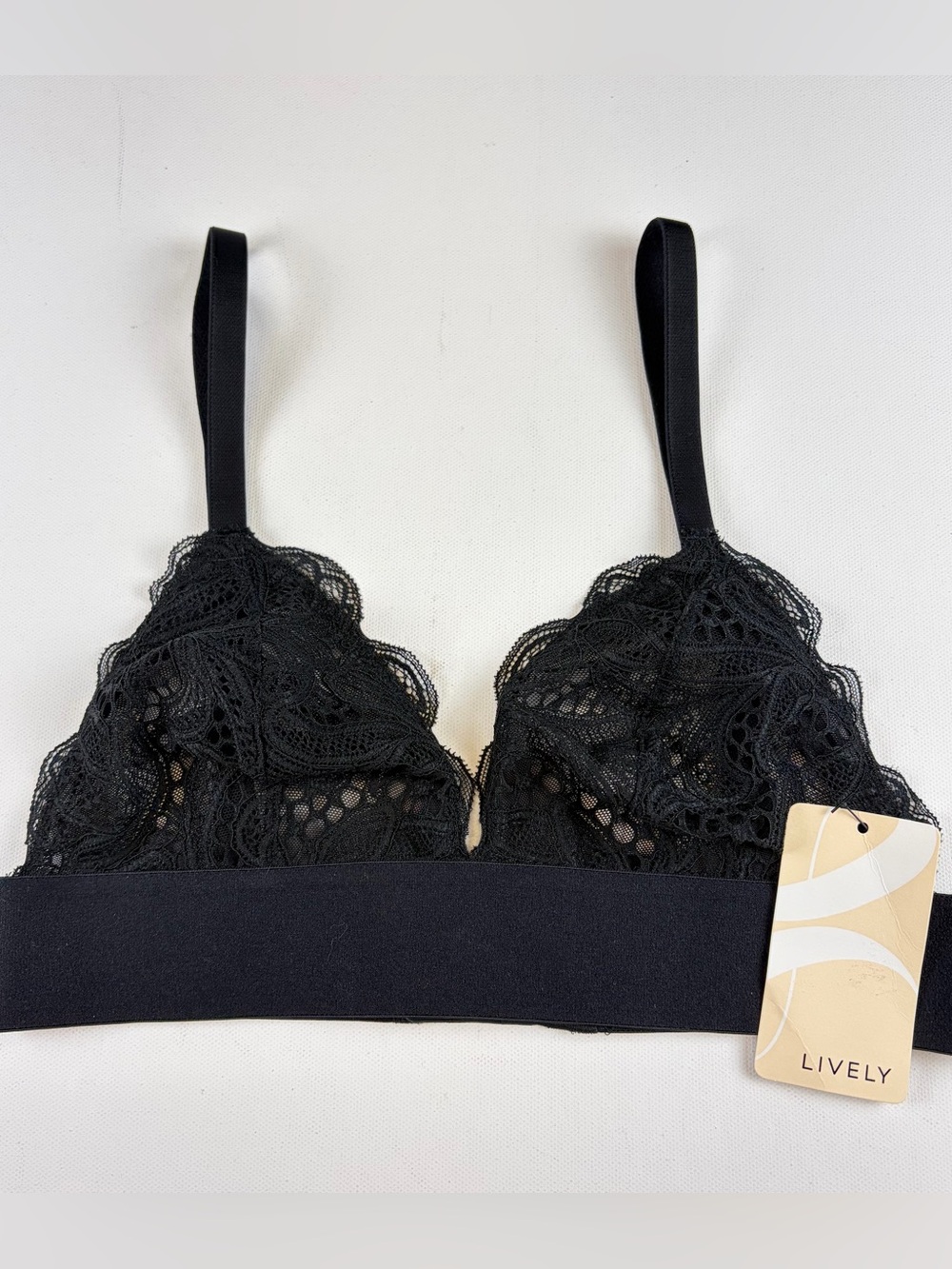 NWT LIVELY JET BLACK LACE BRALETTE WIRELESS BRA SIZE SMALL